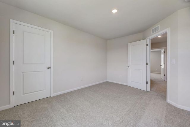 317 ORPINGTON, Martinsburg, WV 25403
