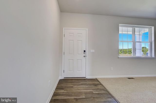 317 ORPINGTON, Martinsburg, WV 25403