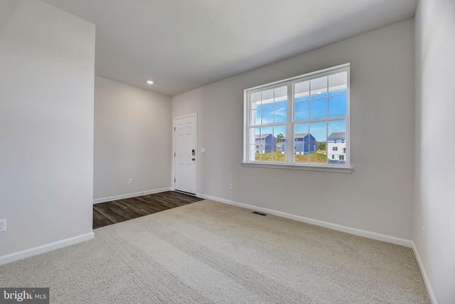 317 ORPINGTON, Martinsburg, WV 25403