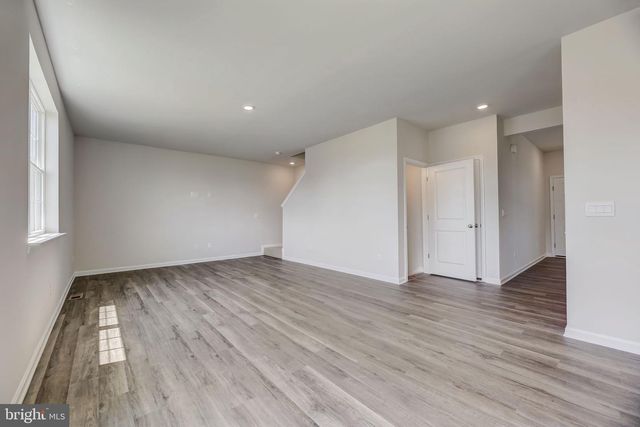 317 ORPINGTON, Martinsburg, WV 25403
