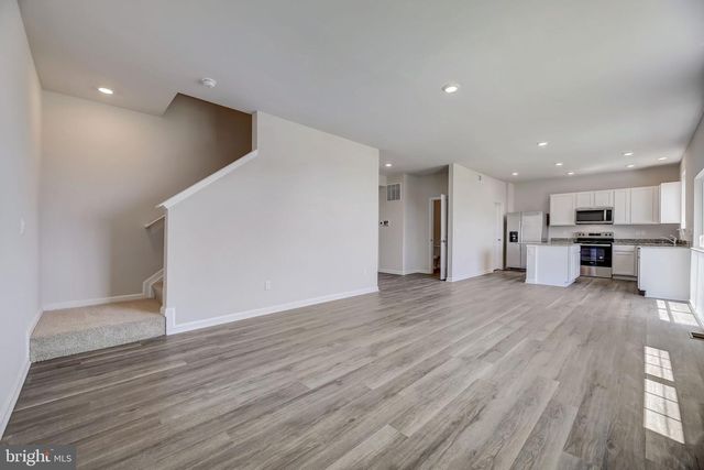 317 ORPINGTON, Martinsburg, WV 25403