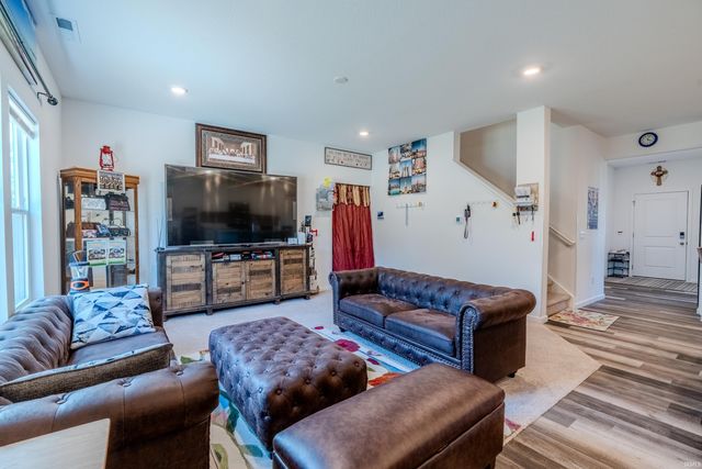 605 Alquin Court, Huntertown, IN 46748