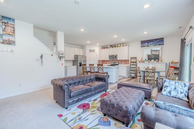 605 Alquin Court, Huntertown, IN 46748