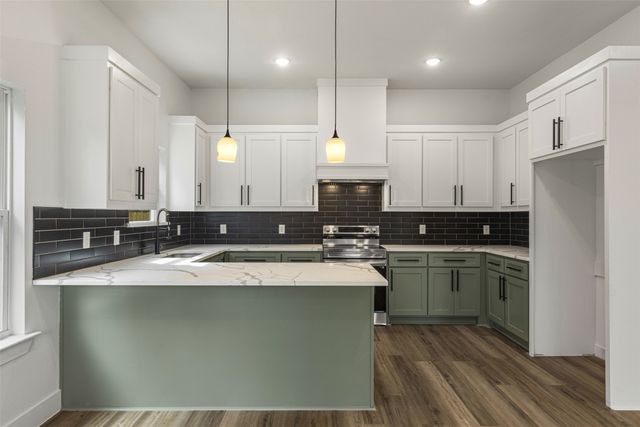 202 Meadow Lake Drive, Gun Barrel City, TX 75156