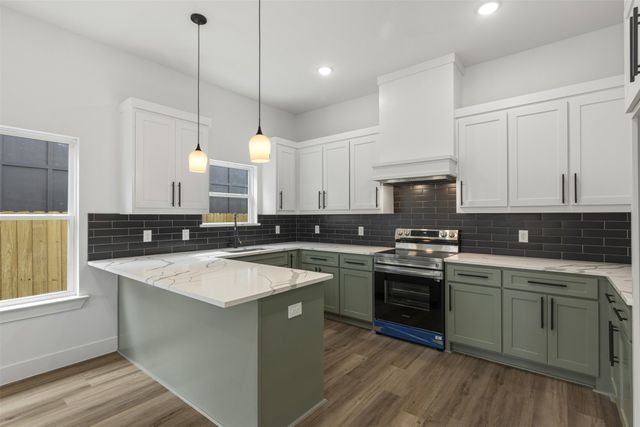 202 Meadow Lake Drive, Gun Barrel City, TX 75156