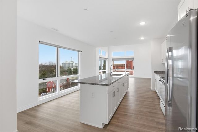 166 Oak St Street 4, Wyandotte, MI 48192