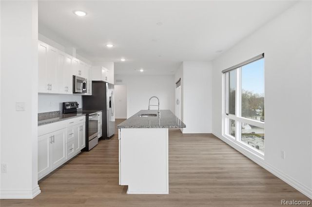 166 Oak St Street 4, Wyandotte, MI 48192