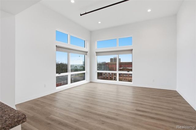 166 Oak St Street 4, Wyandotte, MI 48192