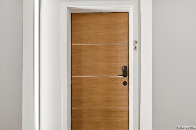 166 Oak St Street 4, Wyandotte, MI 48192