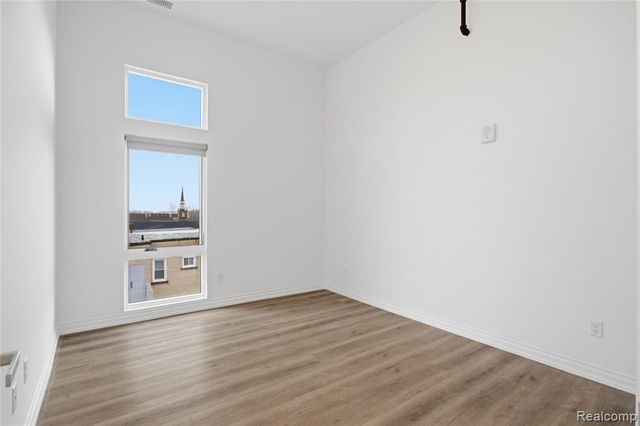 166 Oak St Street 4, Wyandotte, MI 48192