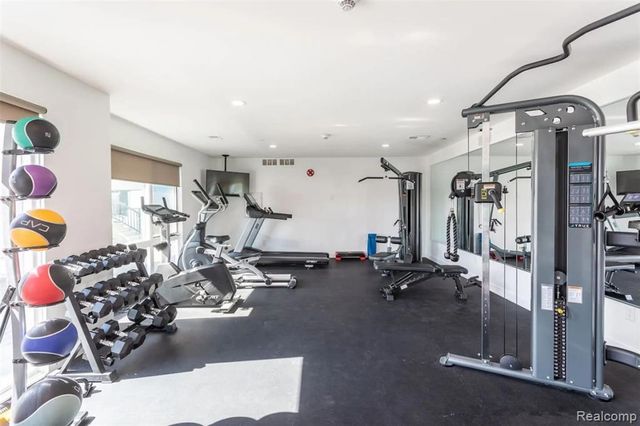 166 Oak St Street 4, Wyandotte, MI 48192