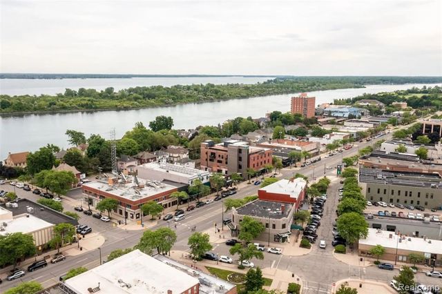 166 Oak St Street 4, Wyandotte, MI 48192