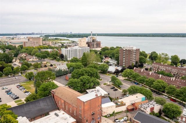 166 Oak St Street 4, Wyandotte, MI 48192