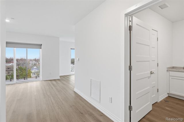 166 Oak St Street 4, Wyandotte, MI 48192