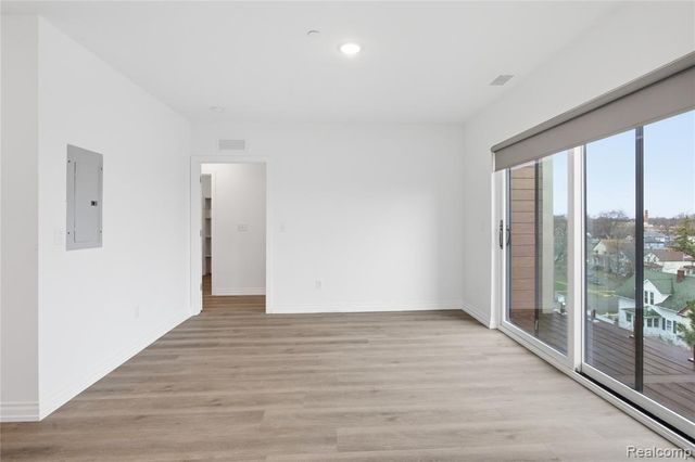 166 Oak St Street 4, Wyandotte, MI 48192