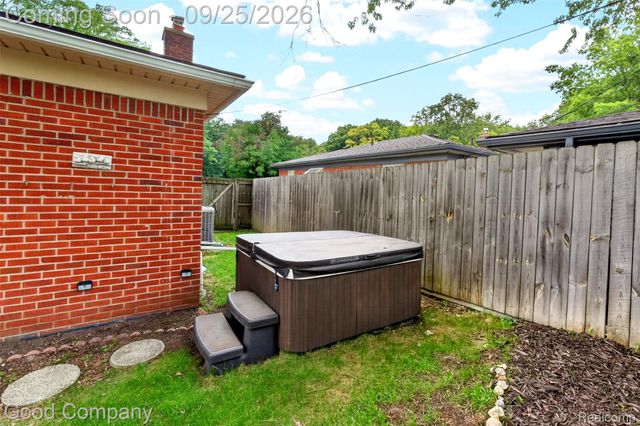 3024 Marais Avenue, Royal Oak, MI 48073