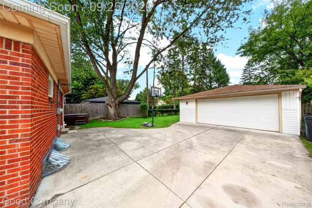 3024 Marais Avenue, Royal Oak, MI 48073