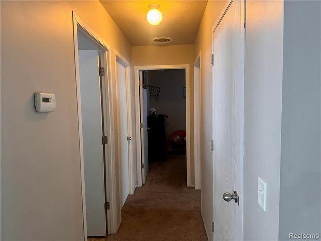 165 S Opdyke Road, Auburn Hills, MI 48326