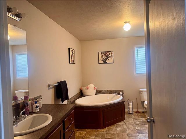 165 S Opdyke Road, Auburn Hills, MI 48326