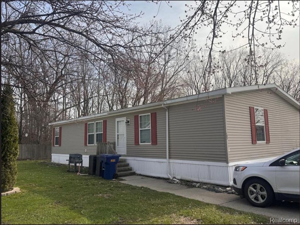 165 S Opdyke Road, Auburn Hills, MI 48326