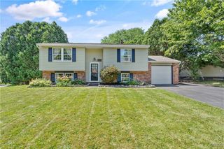 4210 Trotwood Lane, Clay, NY 13041