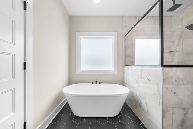 105 Sarah Frances Ct, Clarksville, TN 37043