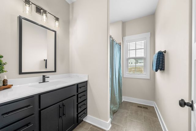 105 Sarah Frances Ct, Clarksville, TN 37043