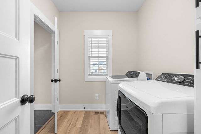 105 Sarah Frances Ct, Clarksville, TN 37043