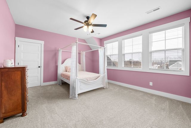 105 Sarah Frances Ct, Clarksville, TN 37043