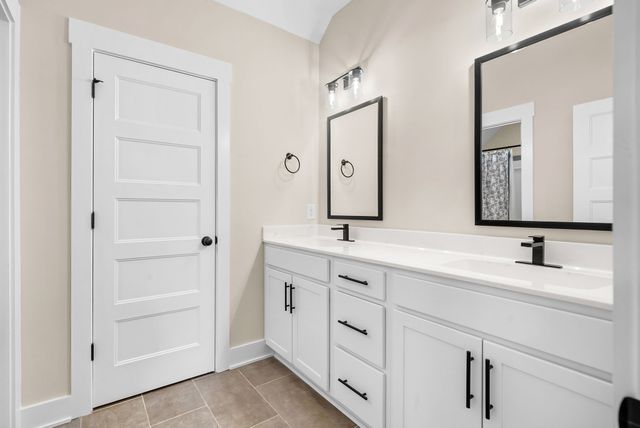 105 Sarah Frances Ct, Clarksville, TN 37043