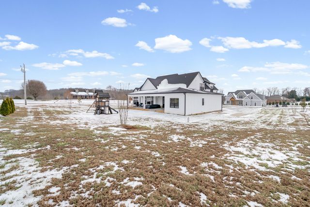 105 Sarah Frances Ct, Clarksville, TN 37043