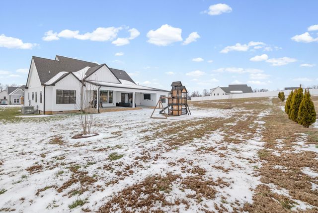 105 Sarah Frances Ct, Clarksville, TN 37043