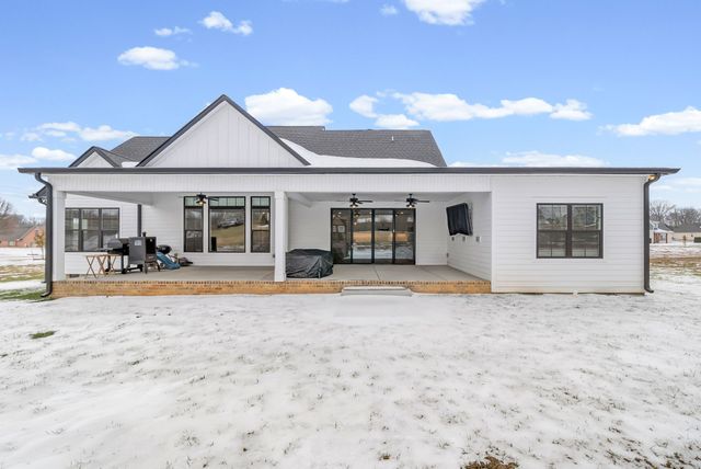 105 Sarah Frances Ct, Clarksville, TN 37043