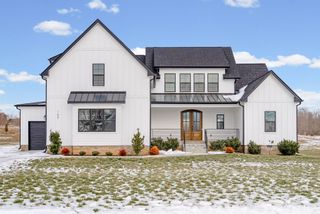 105 Sarah Frances Ct, Clarksville, TN 37043