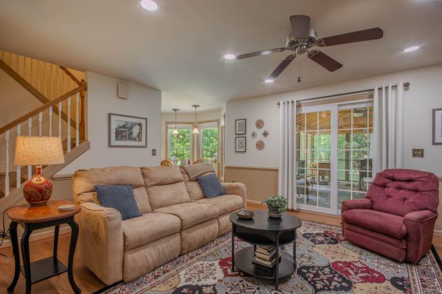 7301 TOPAZ CT, Hebron, MD 21830