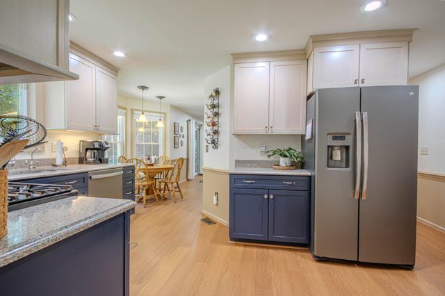 7301 TOPAZ CT, Hebron, MD 21830