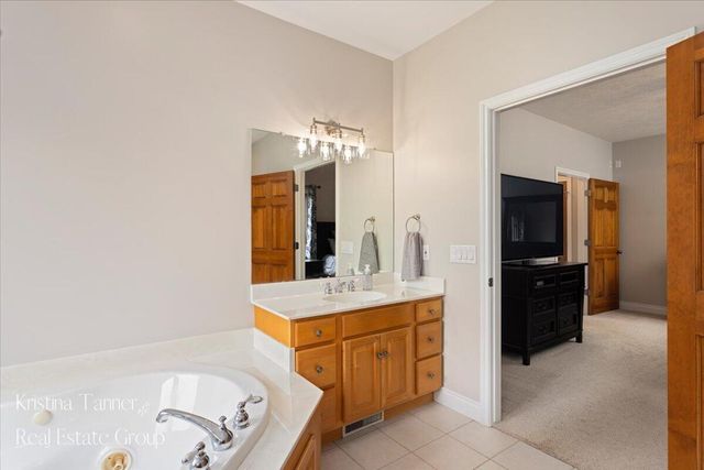 4797 Sunflower Ridge Drive NE, Ada, MI 49301