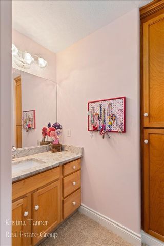 4797 Sunflower Ridge Drive NE, Ada, MI 49301