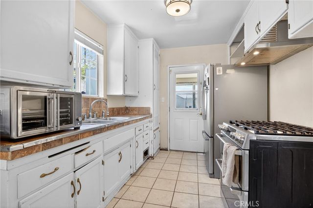 19456 Sherman way, Reseda, CA 91335