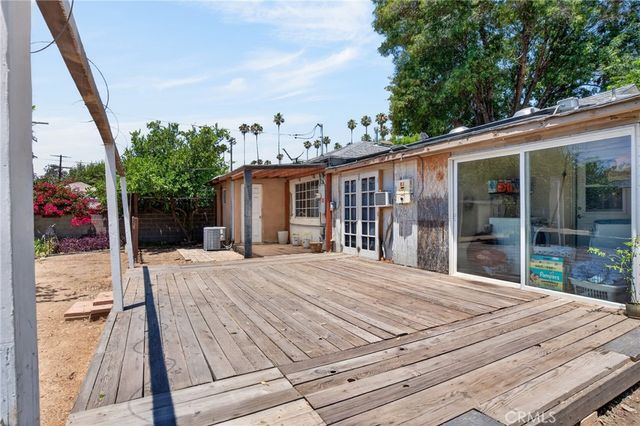 19456 Sherman way, Reseda, CA 91335