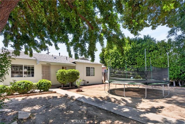 19456 Sherman way, Reseda, CA 91335