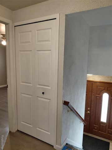 131 S Christine, Westland, MI 48186