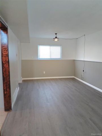 131 S Christine, Westland, MI 48186