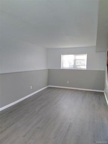 131 S Christine, Westland, MI 48186