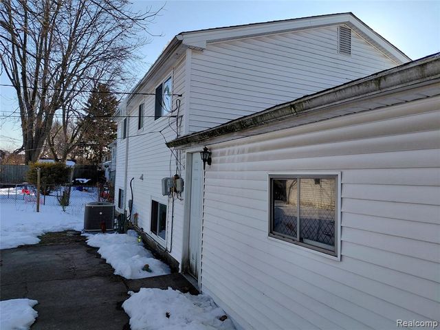 131 S Christine, Westland, MI 48186