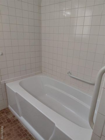 131 S Christine, Westland, MI 48186