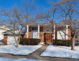 131 S Christine, Westland, MI 48186