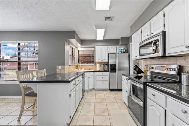 21636 Seminole Court, Siloam Springs, AR 72761