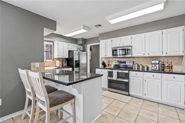 21636 Seminole Court, Siloam Springs, AR 72761