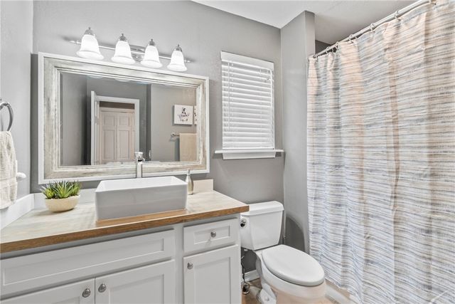 21636 Seminole Court, Siloam Springs, AR 72761